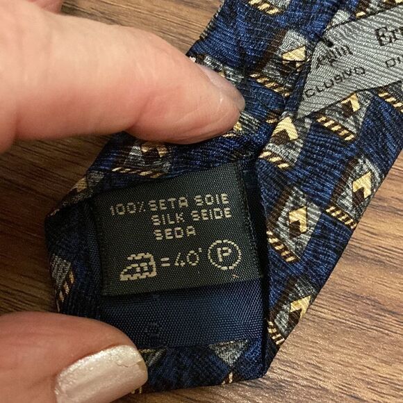 Ermenegildo Zegna Silk Necktie in Navy Blue/Black Gold Exclusive Pattern. - Picture 7 of 8